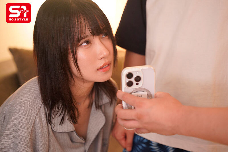 让「童颜巨乳妹」待在混媚药的蒸气三温暖里,因敏感度满身汗发狂高潮...