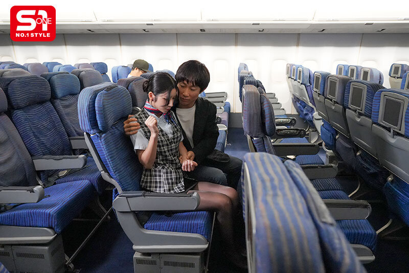 讲日文也被骂!「正妹空姐」深夜航班犯错,惨被旅客索取性赔偿