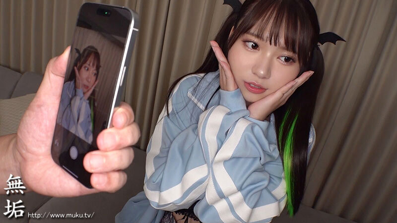 暗地从事性服务的「美少女偶像」，用迷人胴体火辣陪睡...