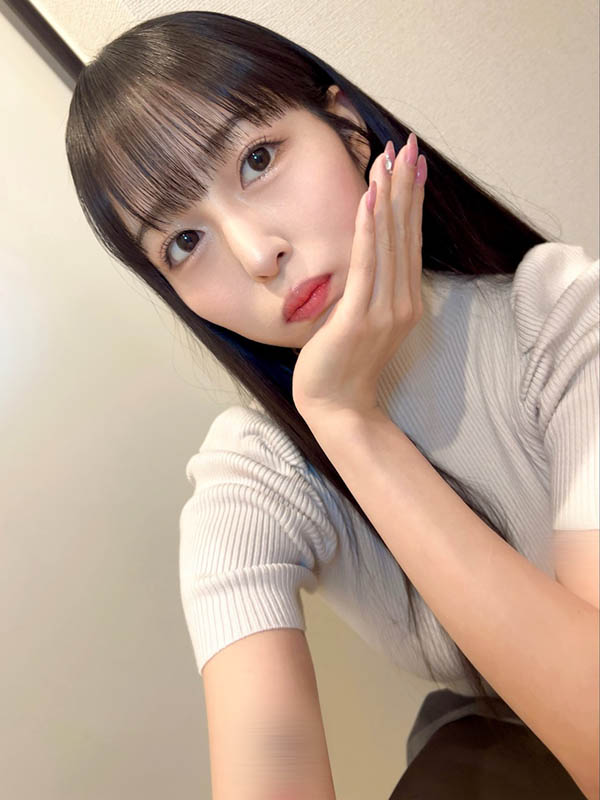 想被大棒狂顶的「正妹偶像女优」,还展现超高超口技...