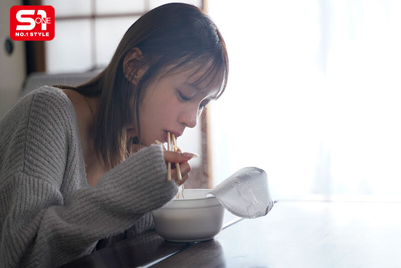 放假不回家!「巨乳女大生」找舍监取暖,不小心就大干好几场