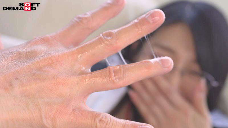 24万追踪!168公分F罩杯SOD长腿巨乳美女秘书「守屋芳乃」最新作中出解禁!