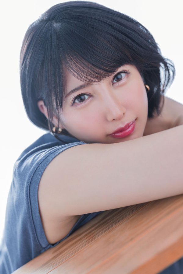 引退作发表!28岁F罩杯雪嫩巨乳美女「夏目响」AV引退作完全燃烧痉挛绝顶!